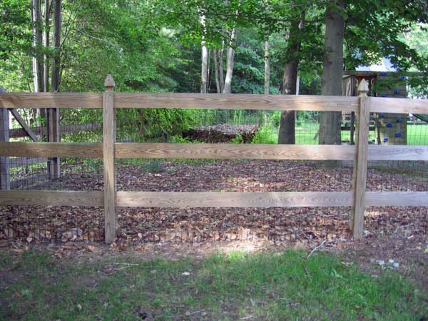 wooden fence 3 rail estate mesh