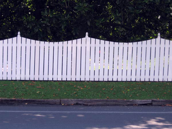 wooden scalloped top privacy fence