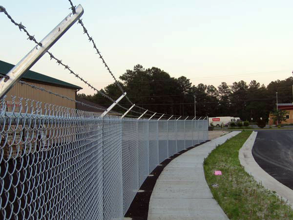 commercial chain link fence with barb wire