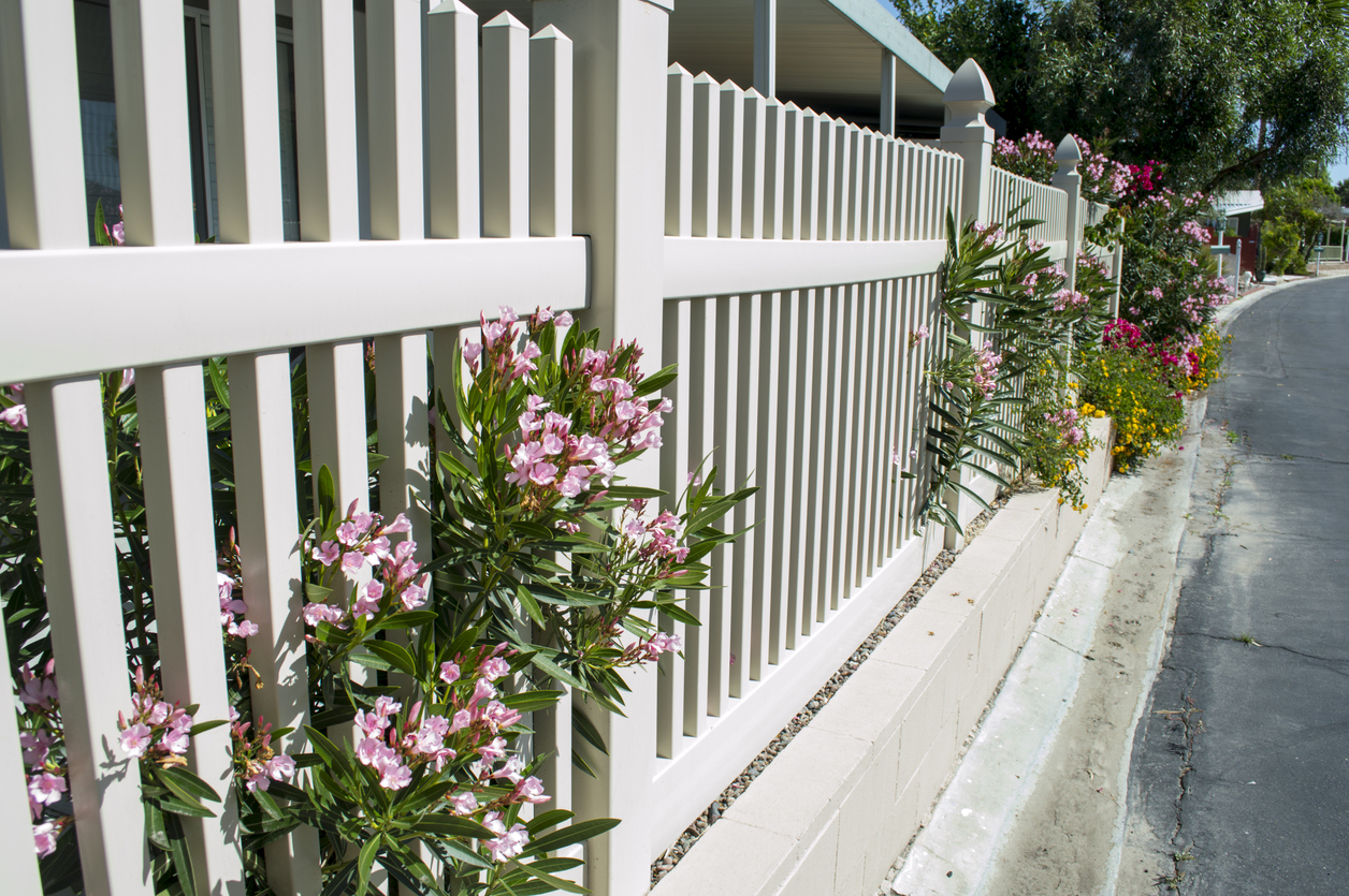 maintenance free fence options